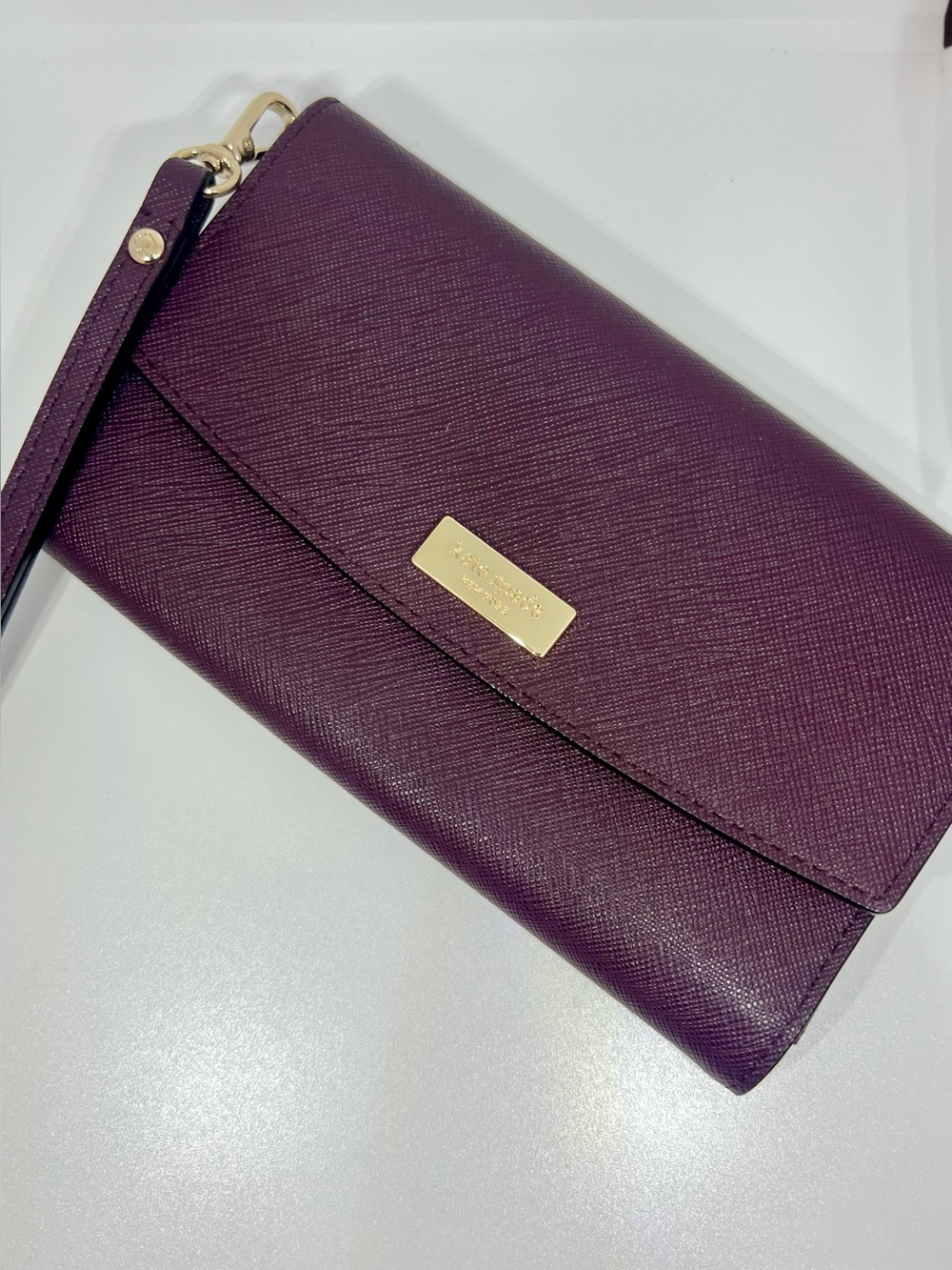 🆕 Kate Spade Laurel Way iPhone Wristlet Mahogany Purple Wallet NWT